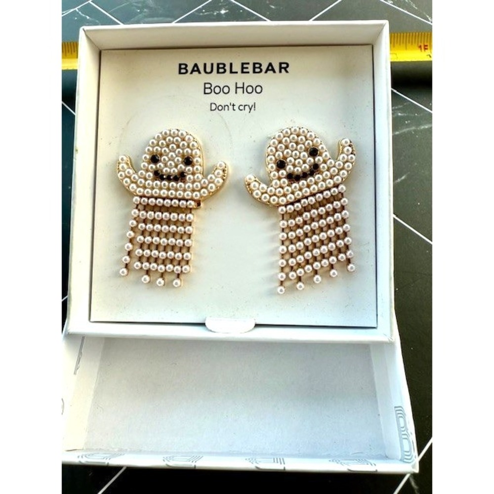 New BaubleBar Ghost Boo Hoo Don't Cry Halloween Earrings NIB